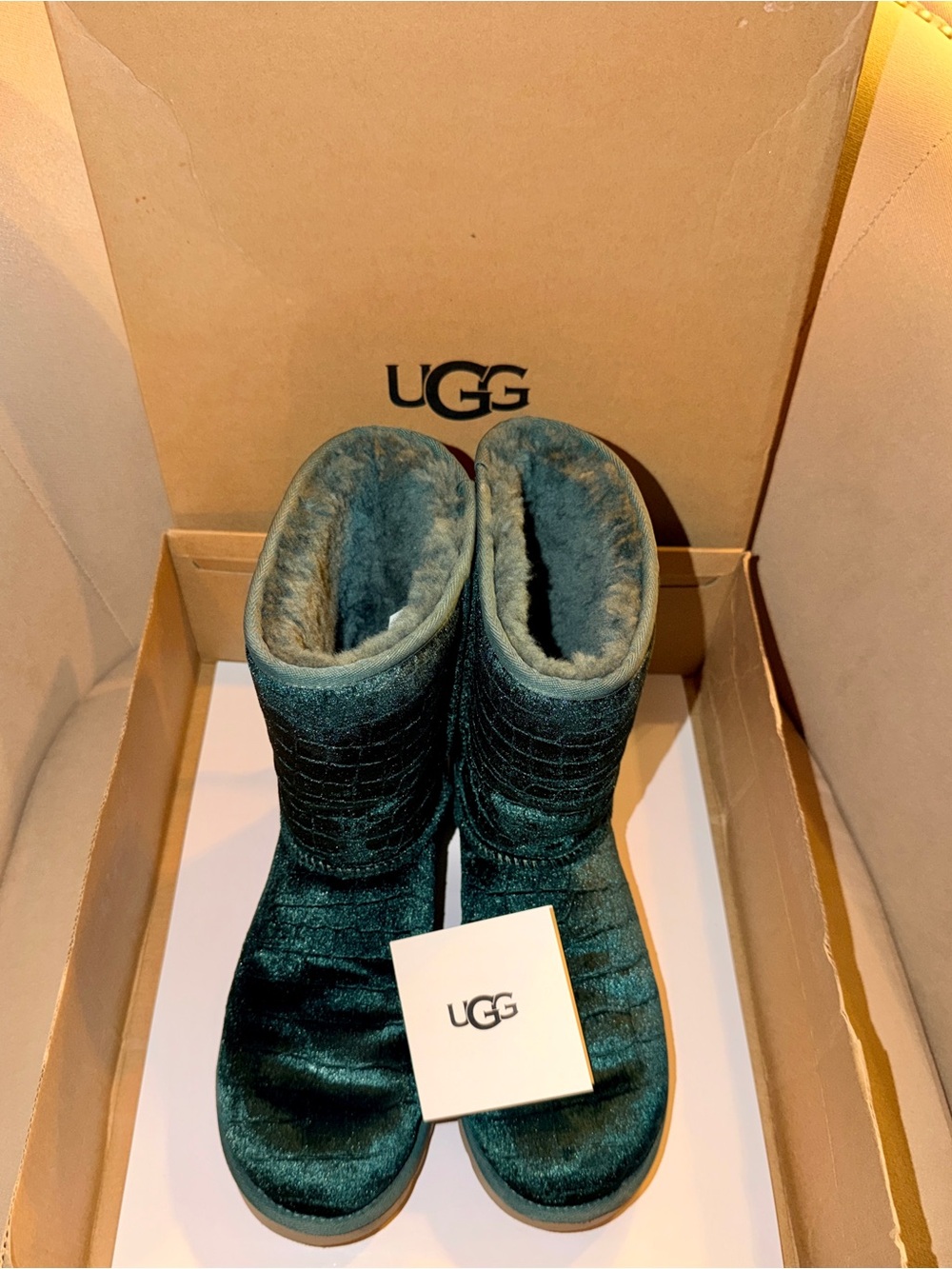UGG Women's Classic Short II Croc Emerald, Size 10